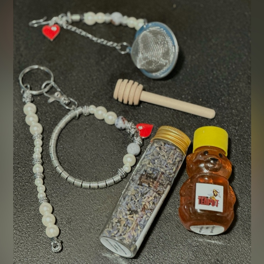 Heart Charm and Pearls Tea Strainer & Tea Set Valentine’s Day grift